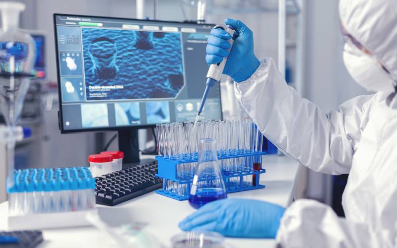 In observantes quae cuncta noscere destinarentur domus ut pervadendoque Caesaris