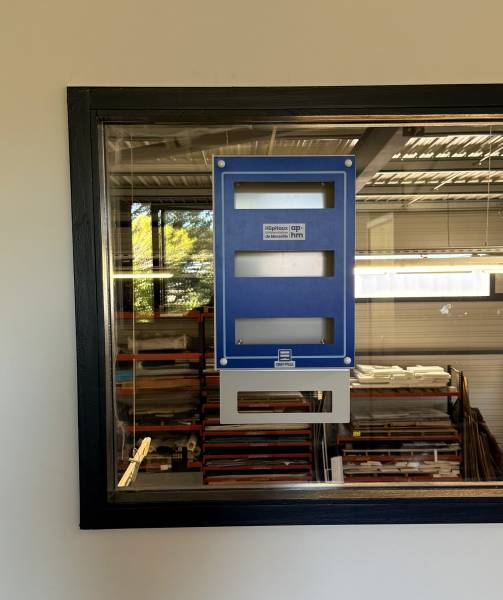 distributeur epi mural prima 4 avec support tablier ap-hm marseille vue de face