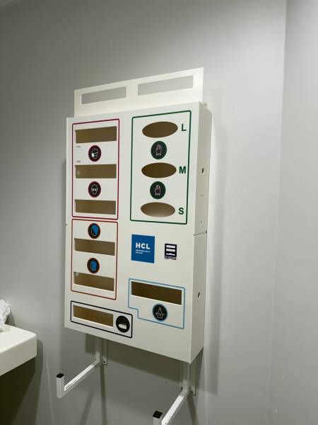 distributeur precobox maxima 10 epi personnalisé hospices civils de lyon avec logo hcl et pictogramme tablier en établissement hospitalier